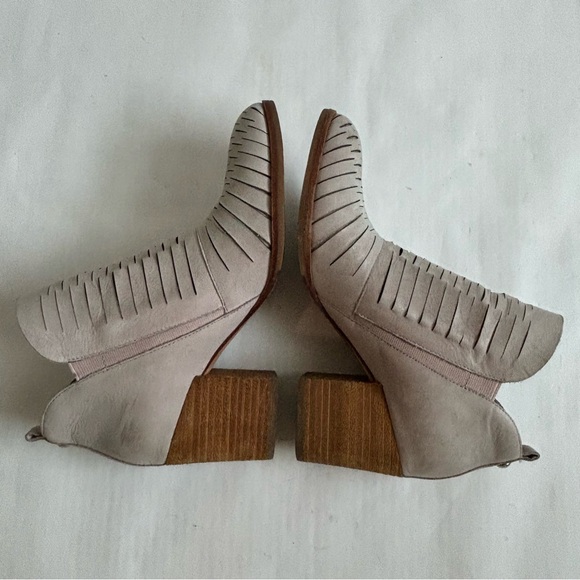 Donald J Pliner Elton Leather Cut Out Ankle Boots Pale Pink Gray Size 6M - Picture 15 of 17